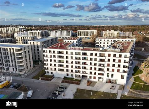 Im Stadtteil Neuperlach In Muenchen Entstehen Auf Einem Neuen Baugebiet