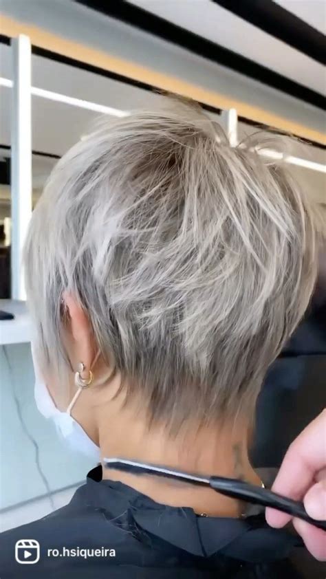 Corte Nuca Desfiada - Rô Siqueira ️ on Instagram: "Essa NUCA DESFIADA ficou______??? 😱😍 a ...