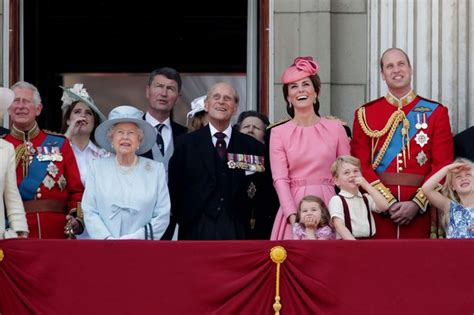 Ile wynosi majątek rodziny królewskiej i jak właściwie monarcha zarabia