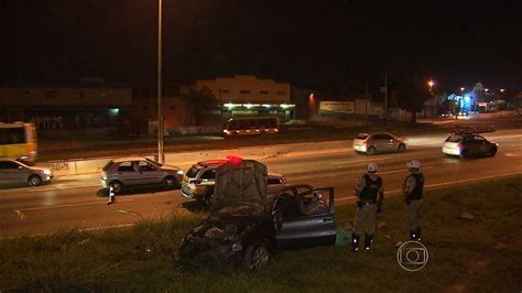 Duas Pessoas Ficaram Feridas Em Acidente No Anel Rodoviário De Belo