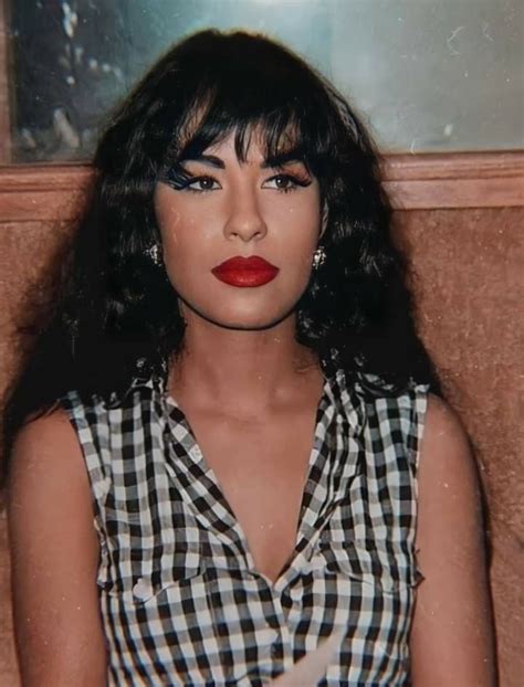 Pin De Fresia Pebbles En Selena Q Pérez 💜🌹💋 Selena Quintanilla Selena Fotos De Selena