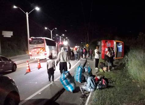 Bus Se Volcó En La Autopista Medellín Bogotá Y Dejó Cuatro Heridos