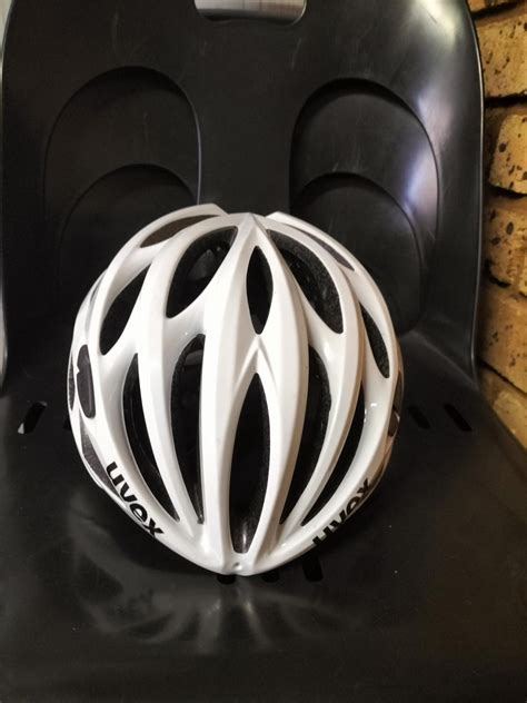 Uvex Cycling Helmet | Helmets | Bike Hub