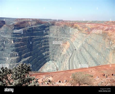 Open Pit Gold Mine At Kalgoorlie Western Australia Stock Photo Alamy