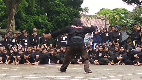 Seni Paleredan Golok Pencak Silat Padjadjaran Cimande Youtube