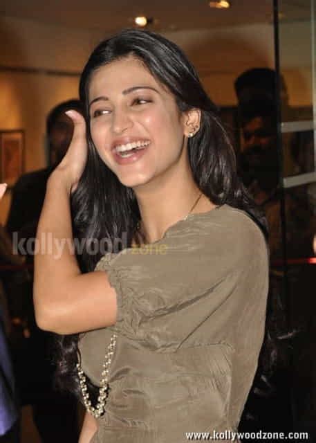 Hot And Sexy Shruti Hassan Pictures 01 94849 Kollywood Zone