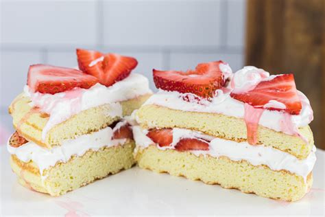 Keto Strawberry Shortcake Chaffle Easy Keto Dessert Recipe Hip2keto