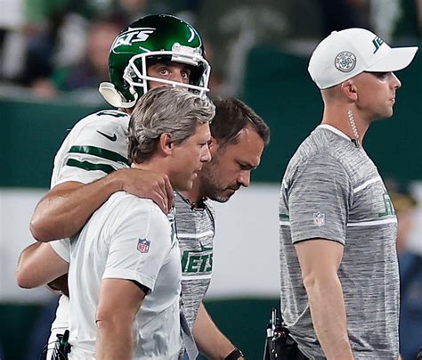 How Peyton Manning Reacted After Aaron Rodgers Injury During