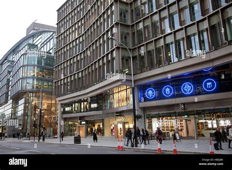 Shops On Victoria Street In London Uk Stock Photo Alamy