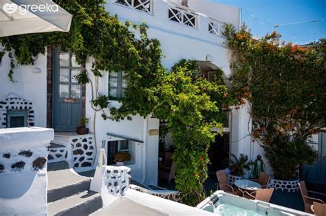 Alexanders Suites In Oia Santorini Greeka