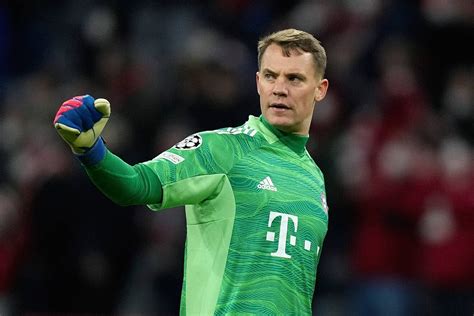 Bundesliga Manuel Neuer Returns To Training With Bayern Munichs