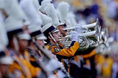 Watch Lsu Band Member Shares Selfie Reaction Video From The Final Play