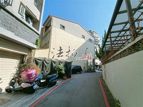 【台中北屯】東山路一段│ 玫瑰新村邊間三樓透天 小林法拍