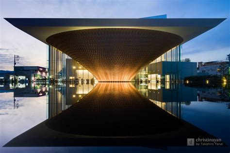 静岡県富士山世界遺産センター 坂茂建築設計 The facade of Mt Fuji World Heritage Centre