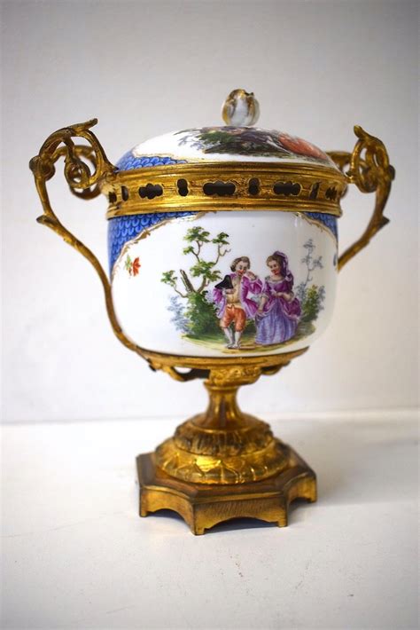 Proantic Pot Couvert En Porcelaine De Meissen Et Monture En Bronze Do