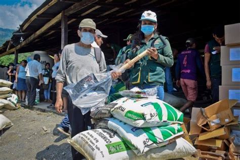 Entregan Sacos De Abono Org Nico A Productores Del Vraem