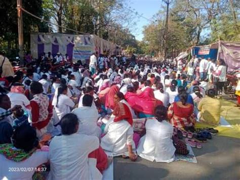 Contract Health Workers Strike Continues On 22nd Day अनुबंध स्वास्थ्य