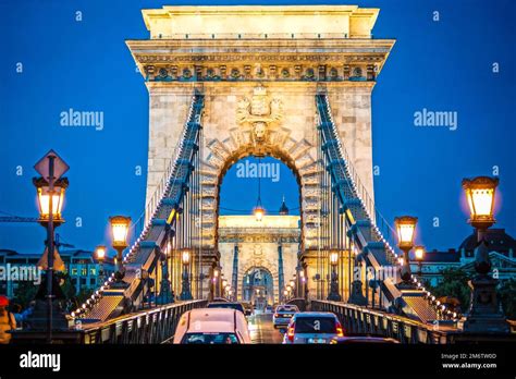 Szechenyi Chain Bridge night view (Budapest, Hungary Stock Photo - Alamy