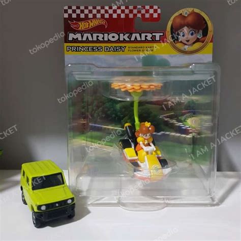 Promo Hot Wheels Mario Kart Princess Daisy Standard Kart Flower Glider Mario Multicolor Diskon