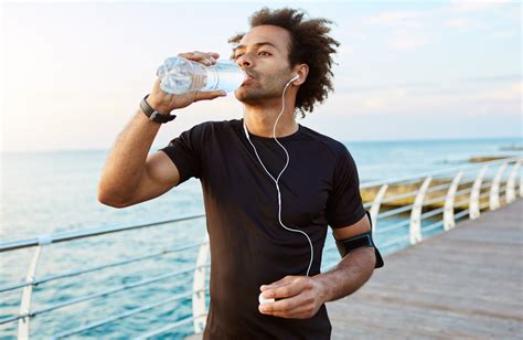 8 Ways Your Body Tells You It Needs Water