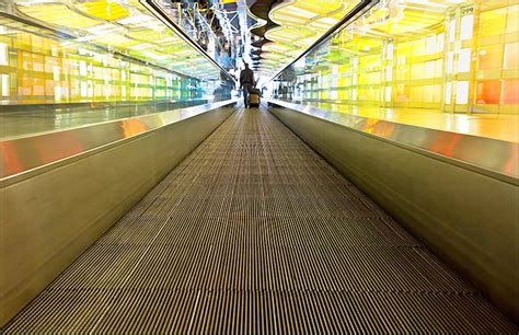 20 Airport Art Installations That Wow Travelers - Hongkiat