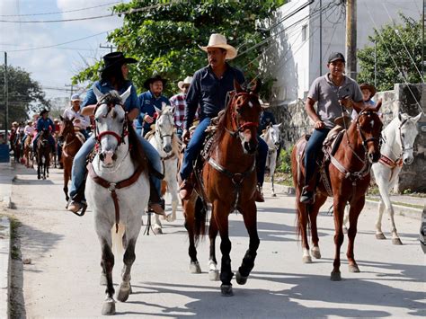 Celebran 50 años del ejido Alfredo V Bonfil de Benito Juárez con magno