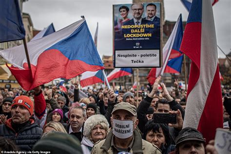 PROTESTI U PRAGU DA SE VAKCINIŠEMO Nulta Tačka