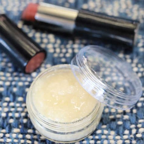 Diy Lip Scrub Diy Sugar Lip Scrub With Only 4 Ingredients