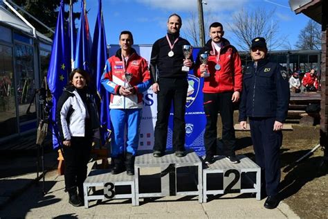 Policajci Se Skijali Na Crvenom Spustu Na Sljemenu Su Najbr I Bili