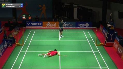 Ambruk Di Tengah Pertandingan Badminton Di Yogyakarta Tunggal Putra