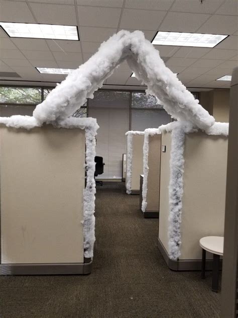 Create a Winter Wonderland in Your Cubicle