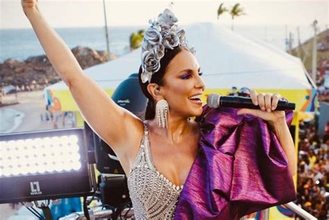 Ivete Sangalo Comanda Bloco Vumbora No Segundo Dia Do Pr Caju