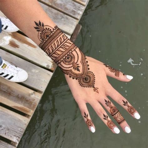 42 Beautiful Henna Tattoo Designs For Women To Try