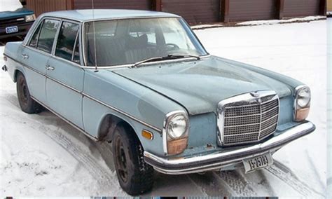 1970 220D Mercedes Sedan