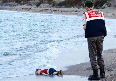 These Heartbreaking Photos Put Syrias Refugee Crisis Into Perspective