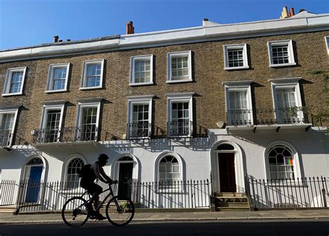 UK property prices show first annual rise since August - Rightmove