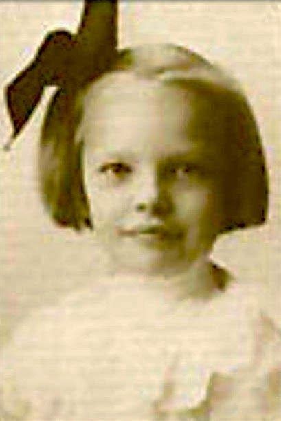 Amelia Earhart As A Child Amelia Earhart Fearless Women History People