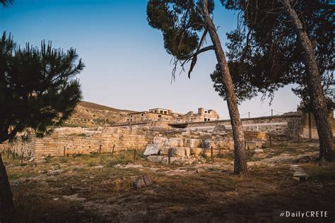 Knossos Palace In Pictures Daily Crete