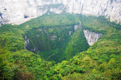 云南深山的天坑里，竟然有一条与世隔绝的村 云南 天坑 锅圈 新浪新闻