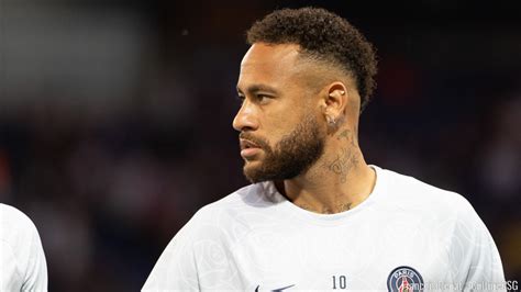 Choqu Par Les Insultes Devant Chez Neymar Le Vestiaire Du Psg Lui