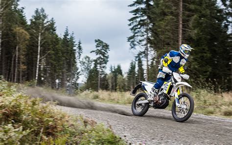 Husqvarna Releases 2017 Enduro And Supermoto 701 Bikes Autoevolution