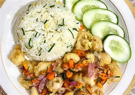 Resep Nasi Daun Jeruk Dan Cumi Sambal Matah Oleh Yashella Tirana Cookpad