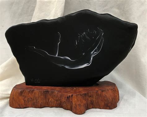 Lần đầu tiên Thái Phiên tung bộ ảnh nude in trên đá đẹp mê hồn