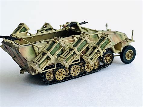 ドラゴン 1 72 WW II ドイツ軍 Sd Kfz 251 2 Ausf D ヴルフラーメン40搭載型 完成品DRR63108