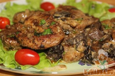 Рецепт: Медальоны из свинины с грибным соусом