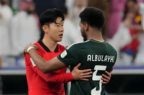 Đội Nhà Nghẹt Thở đi Tiếp Tại Asian Cup Son Heung Min Không ăn Mừng Mà