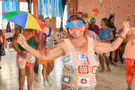 Baile de Carnaval no Centro de Convivência do Idoso 4 Prefeitura