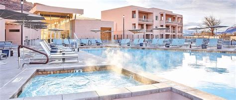 The Moab Resort Review: Chic Amenities and Epic Parks Access