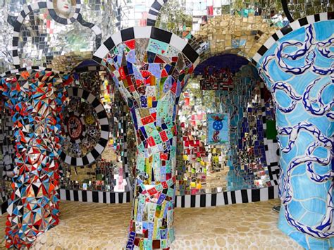 Tarot Garten Von Niki De Saint Phalle Berw Ltigend Voller Farben