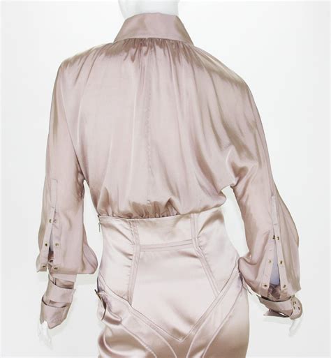 Tom Ford For Gucci F W 2003 Collection Nude Silk Grommet Skirt Suit 40 42 For Sale At 1stDibs